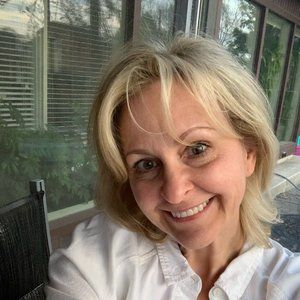 Meet your Posher, Denise